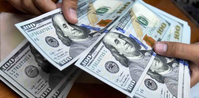 دلار همچنان افزایشی/ایا پای تامین کسری بودجه درمیان است؟