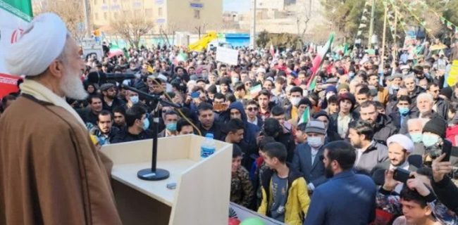 صدیقی در جمع اهالی رباط کریم: همه قدرت های بزرگ دنیا از ما می ترسند