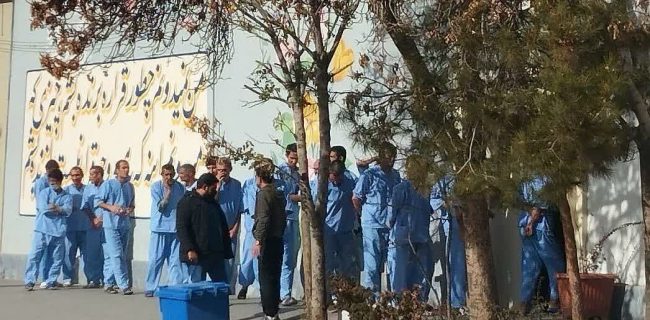 جمع آوری معتادان متجاهر خطرناک در شهرستان رباط کریم/ ۹۵ نفر راهی کمپ شدند