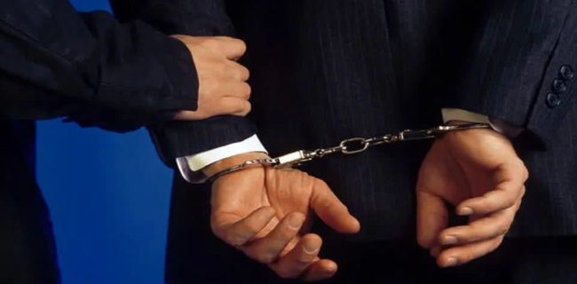 ادامه فساد ستیزی در رباط کریم؛ دهیار سابق وهن آباد بازداشت شد