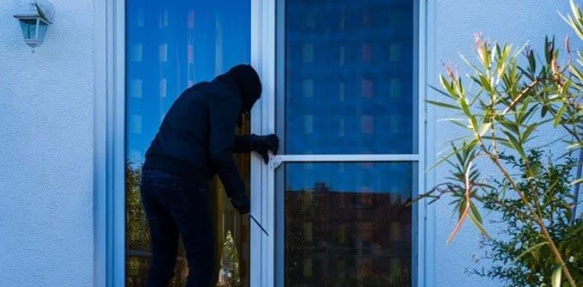 سرقت سریالی از 17 منزل در رباط‌کریم و پرند/ باند سارقان منهدم شد