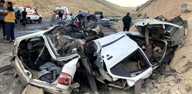 واژگونی در ساعت 5 صبح نبود علائم ترافیکی مناسب در ورودی اسلامشهر از اتوبان قم همچنان قربانی می گیرد