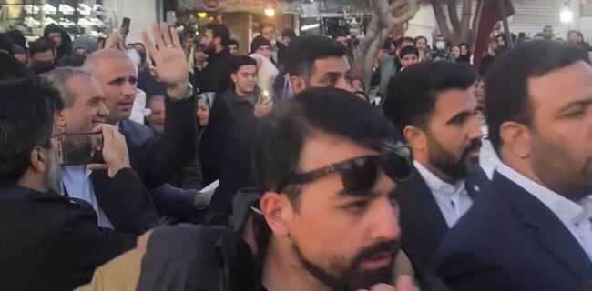 حضور پزشکیان در بین مردم و کسبه رباط کریم