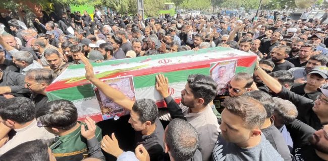 رباط‌کریم در سوگ سومین شهید مقاومت / پیکر پاک شهید علی عباسی بر دوش مردم تشییع شد